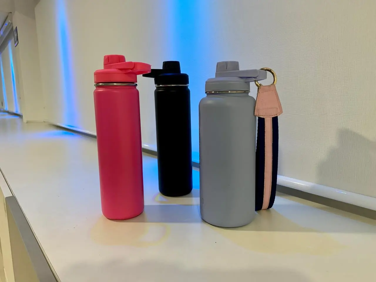 Imagem da notícia: Sustentável ou moda? O que está por trás da popularização de copos e garrafas de R$ 300