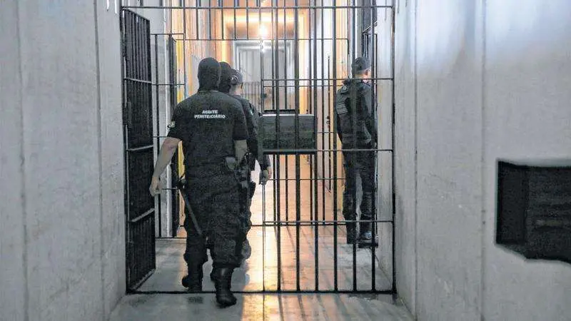 Imagem da notícia: Ex-presidente do Sindicato dos Policiais Penais do Ceará é absolvido da acusação de extorsão