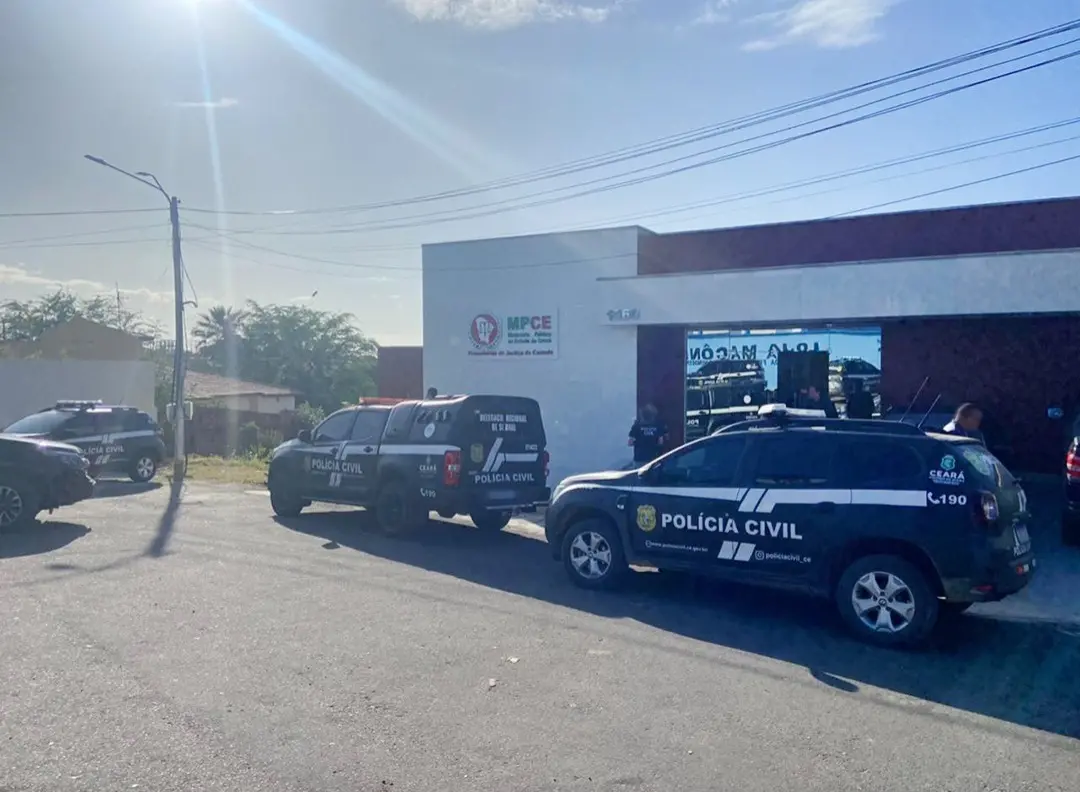 Imagem da notícia: MPCE investiga contratos de limpeza pública em Canindé; prefeita denuncia trato de agentes