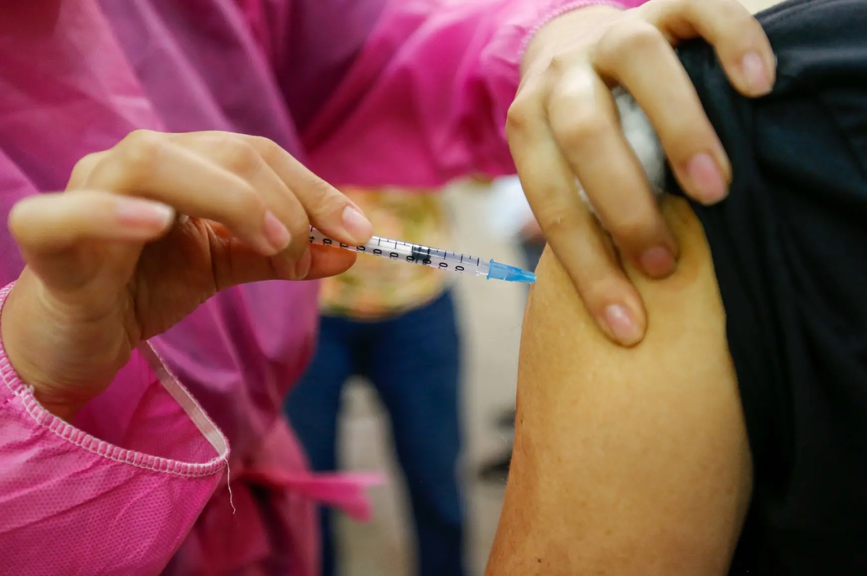Imagem da notícia: Com risco aumentado para ISTs, quase três mil usuários de PrEP no CE podem tomar vacina contra HPV