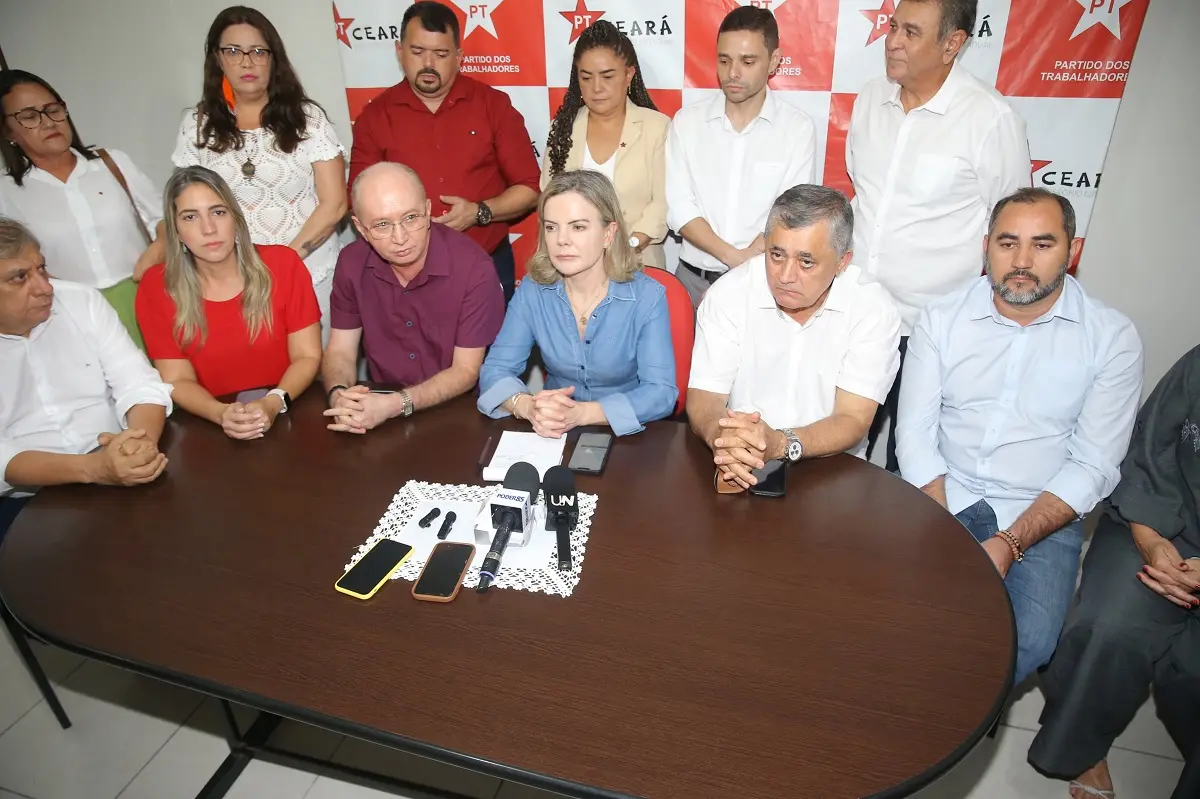 Imagem da notícia: Presidente do PT defende PEC da Anistia com perdão a partidos: 'TSE decidiu isso na boca da eleição'