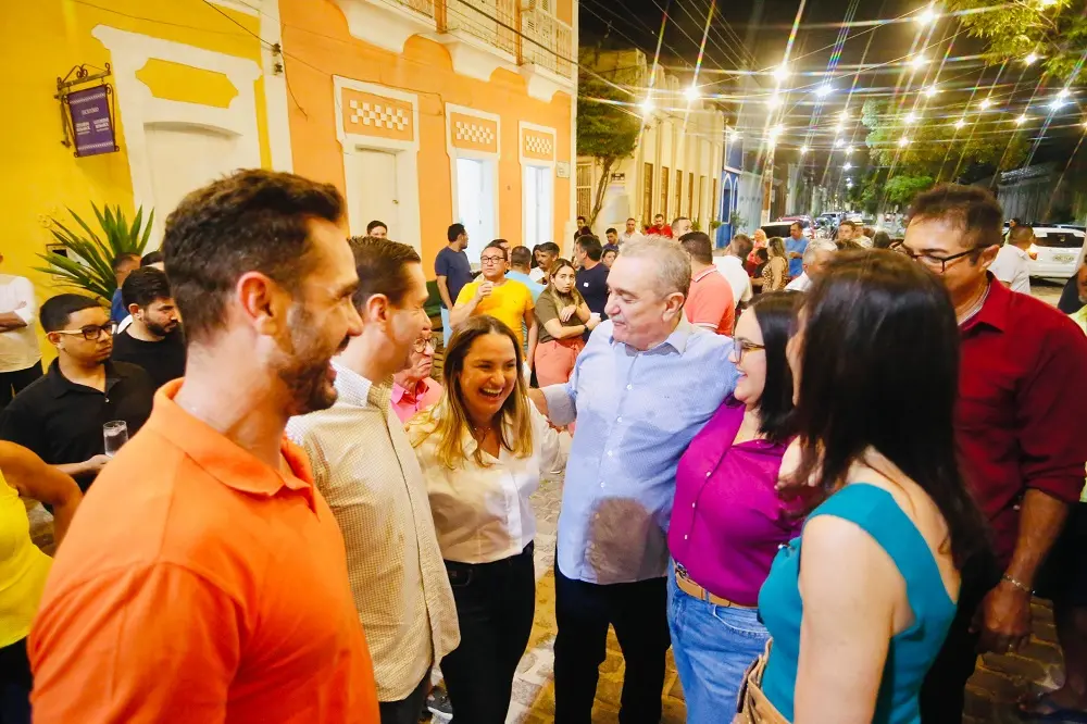 Imagem da notícia: Bismarck Maia anuncia chapa com duas mulheres à sucessão na Prefeitura de Aracati