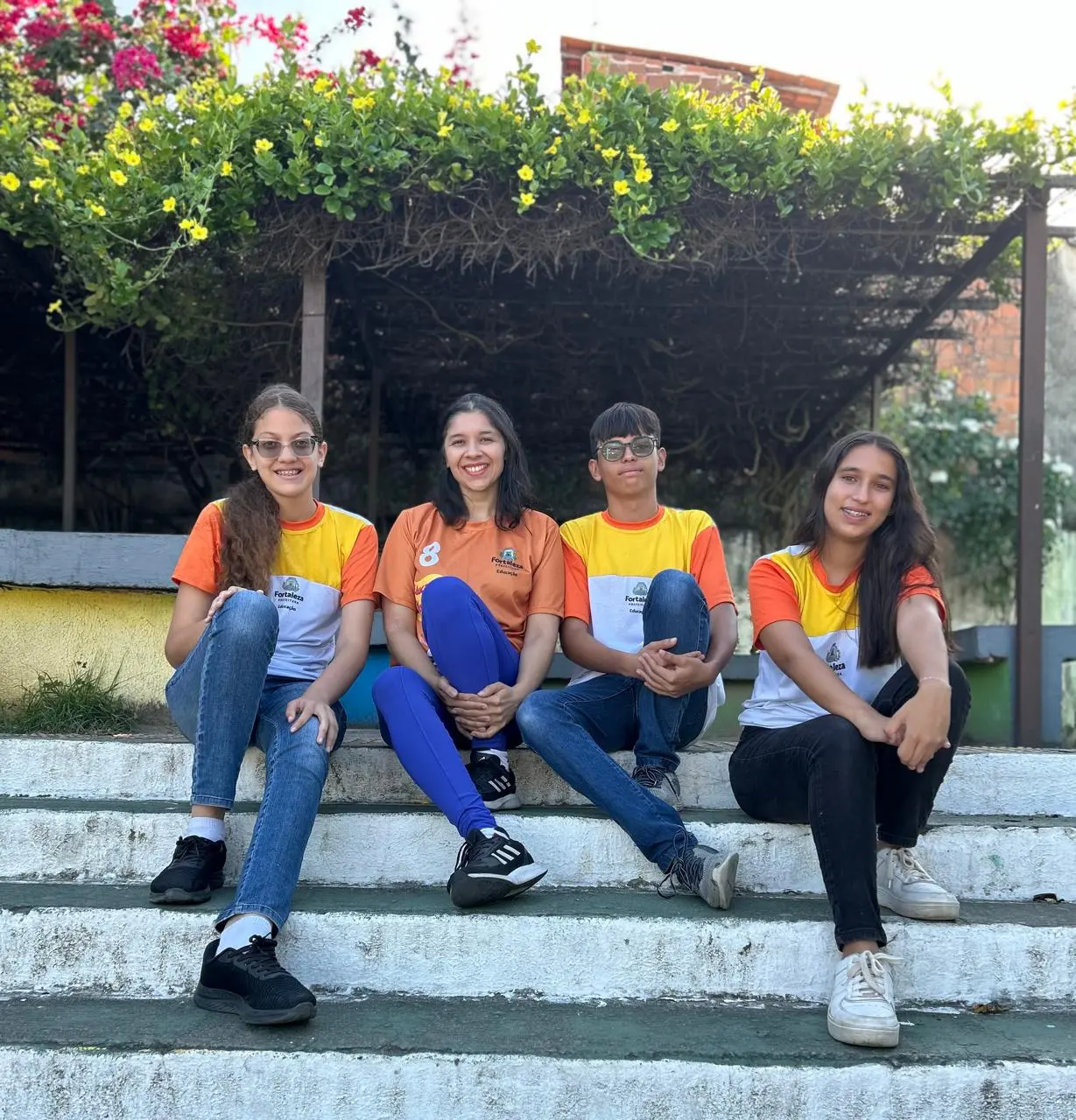 Imagem da notícia: Sem recursos, alunos da rede municipal de Fortaleza podem não ir à final da Olimpíada de História