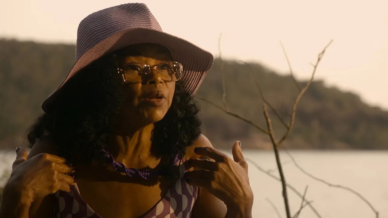 Imagem da notícia: Severina Tenório, do 'Ilhados com a Sogra', revela assédio e dificuldade financeira após reality