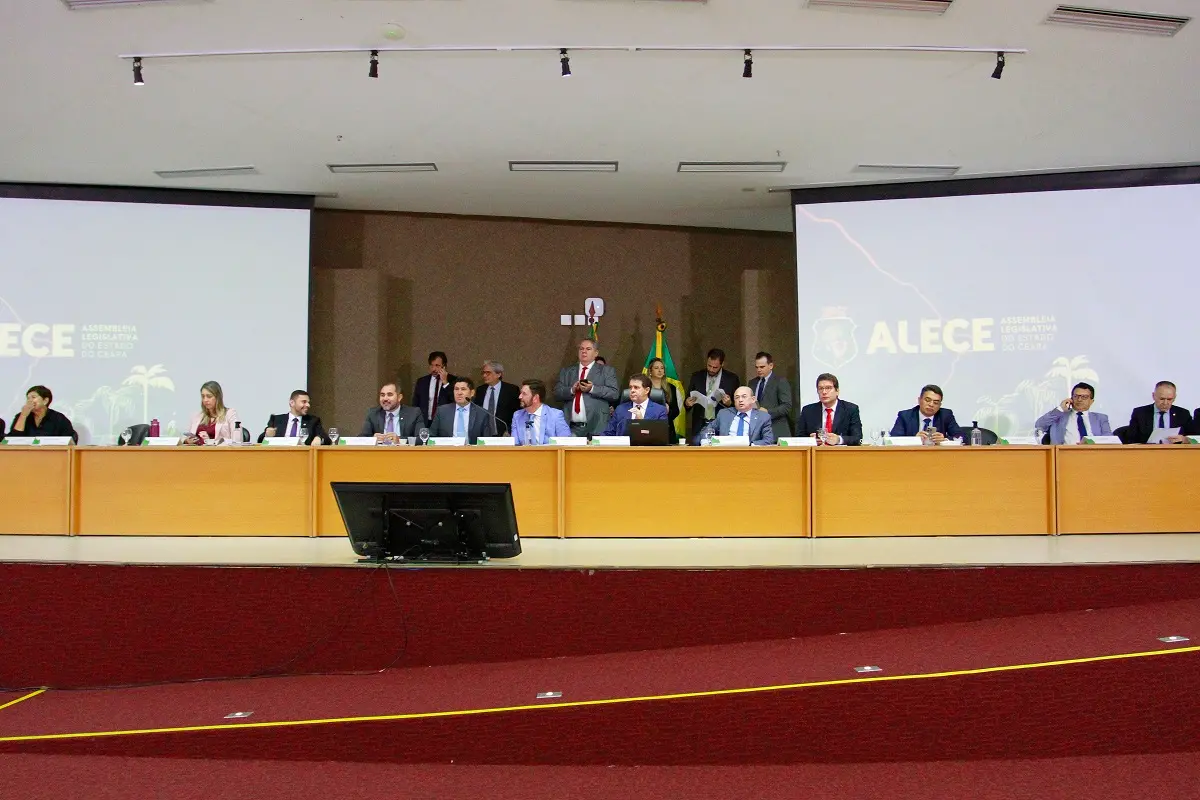 Imagem da notícia: Alece aprova LDO do Governo do Ceará para 2025, com estimativa de R$ 38 bilhões em receitas