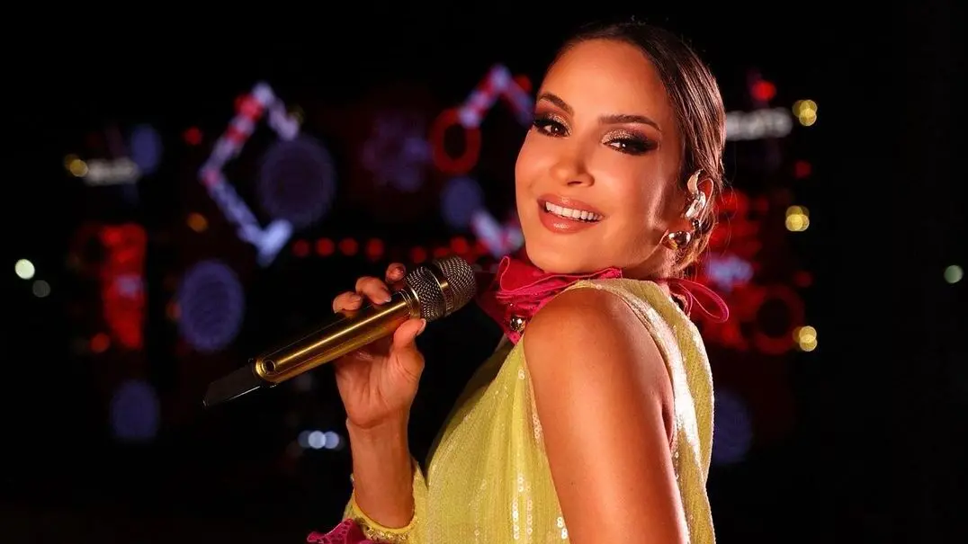 Imagem da notícia: Claudia Leitte leva tema 'Parque de Diversões' para o Fortal 2024; veja entrevista