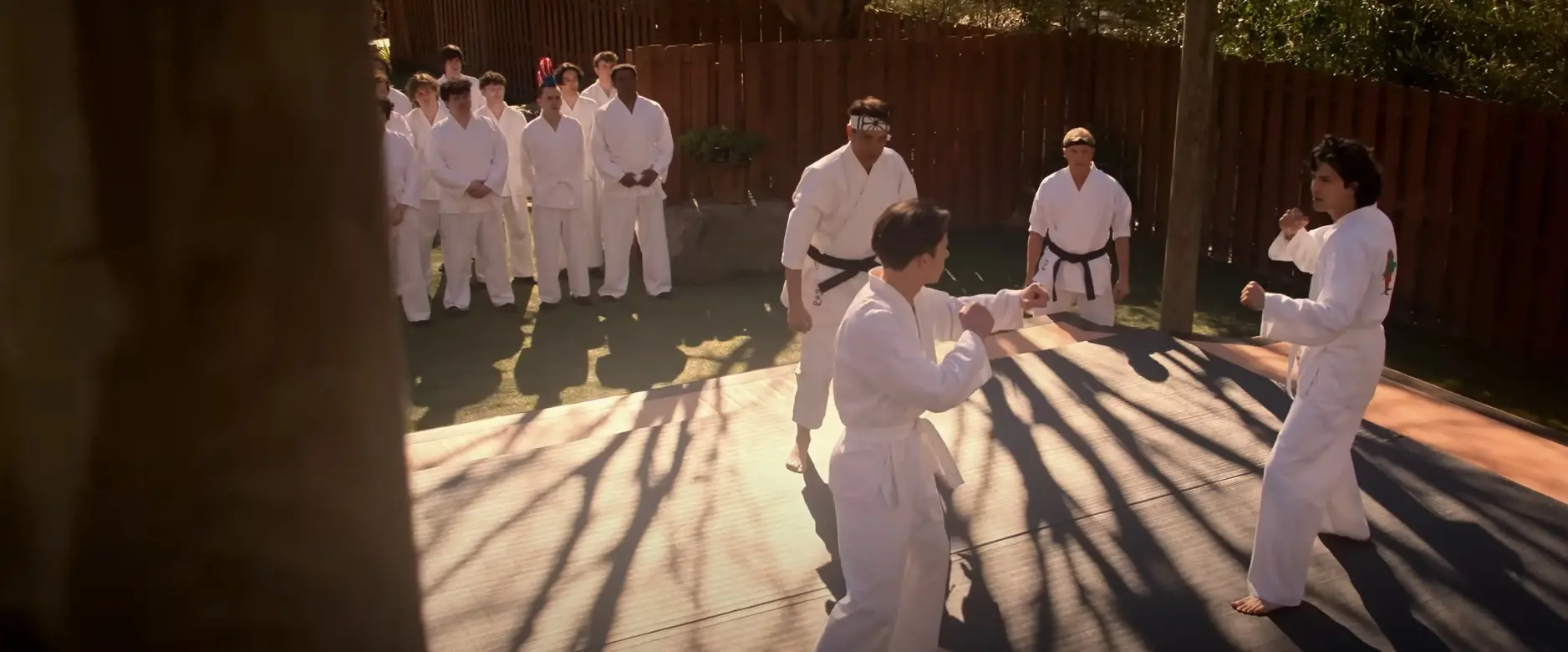 Imagem da notícia: Primeiros episódios da 6ª temporada de 'Cobra Kai' chegam à Netflix