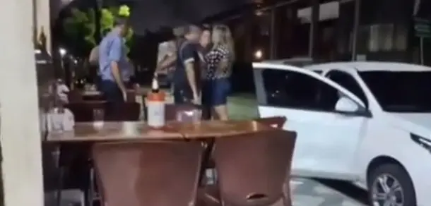 Imagem da notícia: 'Vai para a senzala comer milho': policial civil é indiciada por injúria racial contra garçom no Ceará