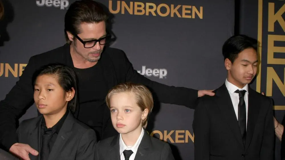 Imagem da notícia: Advogado de filha de Angelina Jolie e Brad Pitt explica por que a jovem retirou sobrenome do pai
