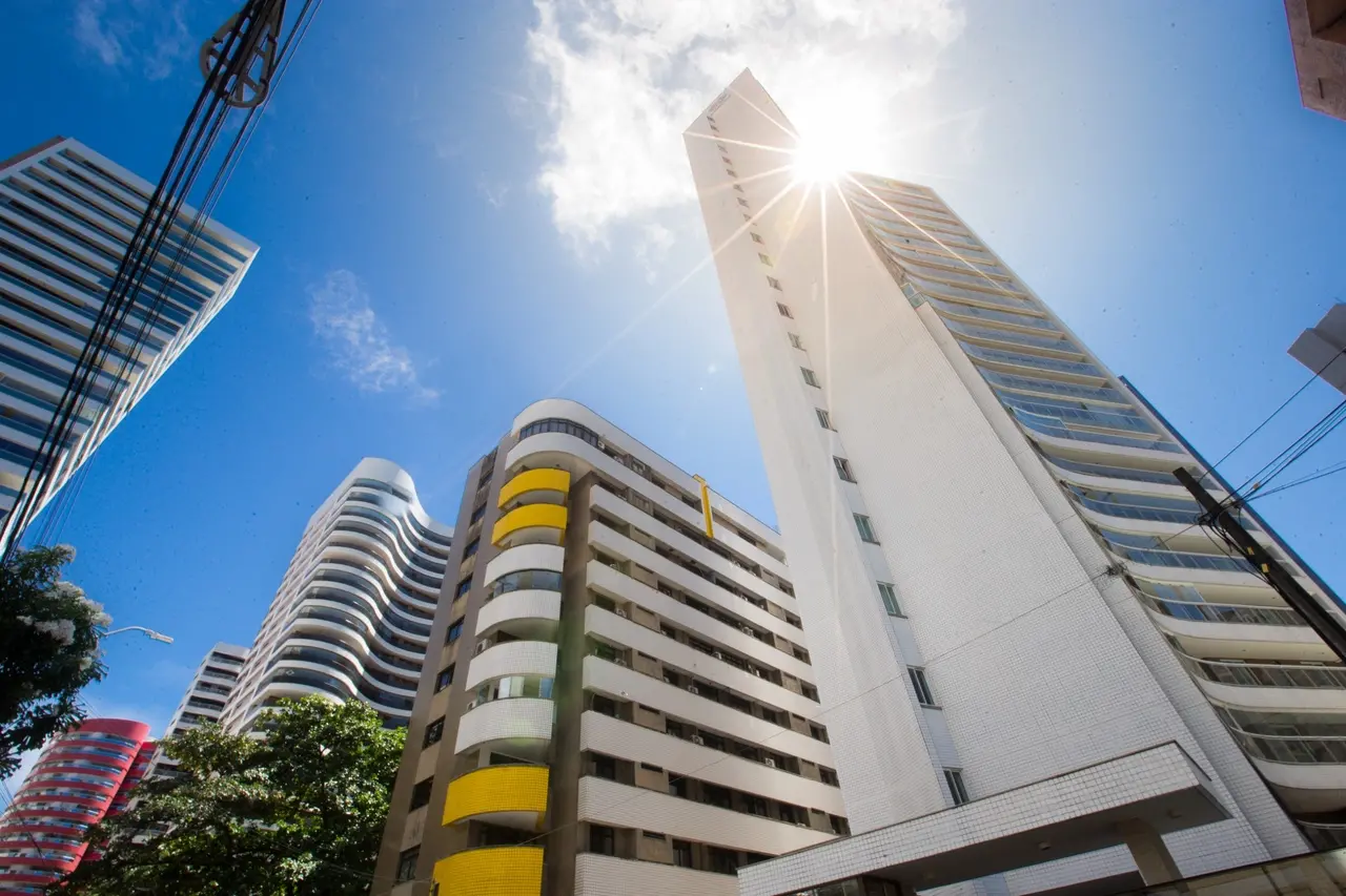 Imagem da notícia: Com mudança do clima, casas e prédios do Ceará devem se preparar para futuro de altas temperaturas