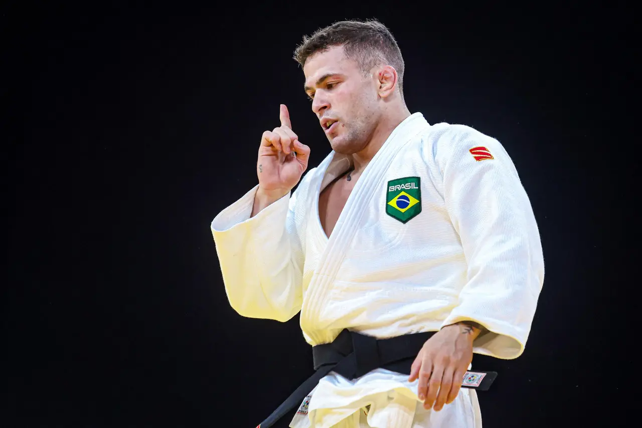 Imagem da notícia: Willian Lima conquista medalha de prata para Brasil no judô nos Jogos Olímpicos de Paris 2024