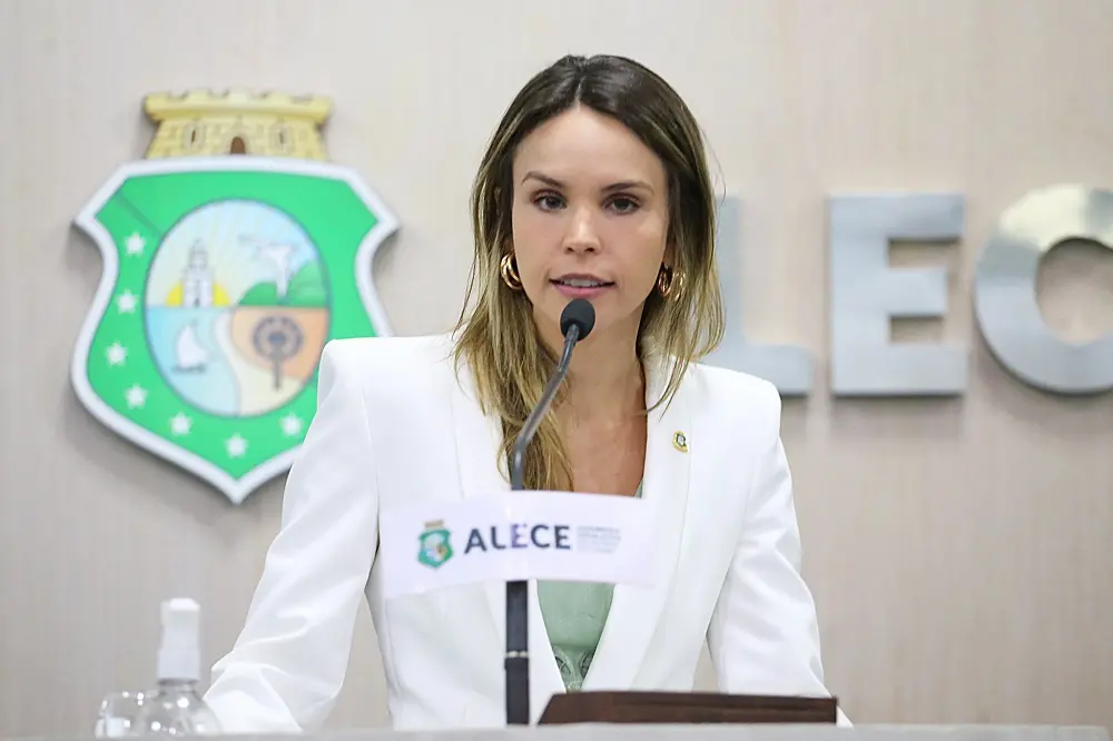 Imagem da notícia: PSD vence disputa interna e Gabriella Aguiar será a candidata a vice na chapa de Evandro Leitão
