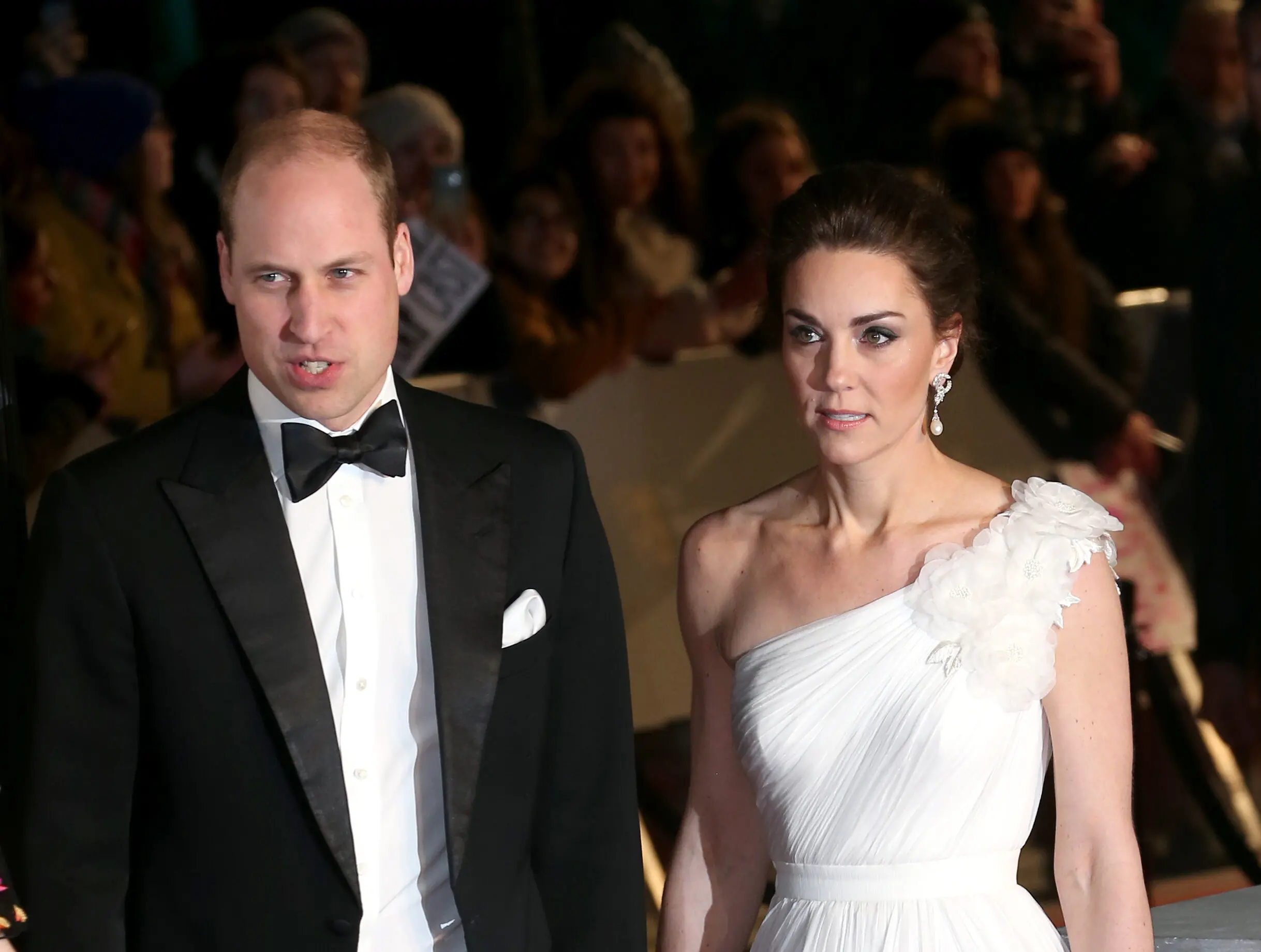 Imagem da notícia: Príncipe William terminou com Kate Middleton em ligação de 30 minutos, em 2007, diz biógrafo real