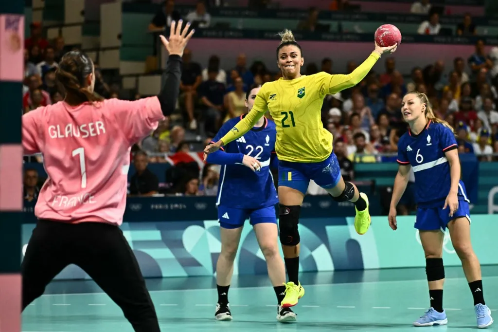Adriana Doce, jogadora de handebol do Brasil.