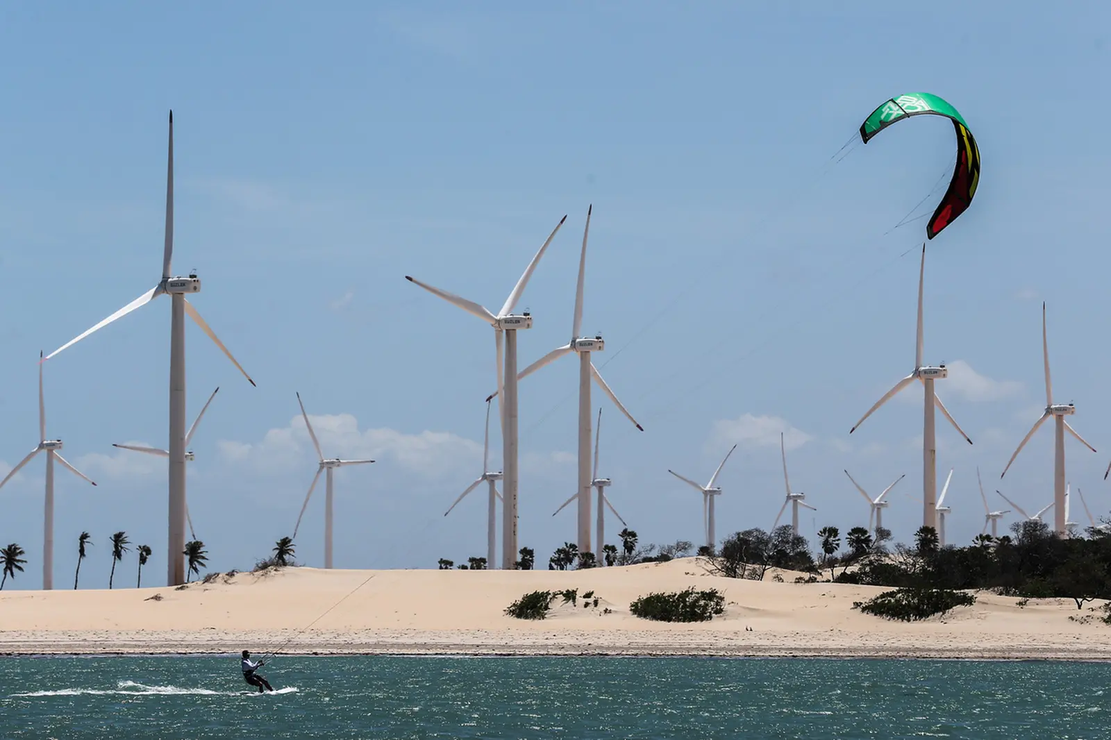 Imagem da notícia: Vendaval no CE: Fortaleza e 168 cidades têm aviso de ‘perigo potencial’ por fortes rajadas de vento