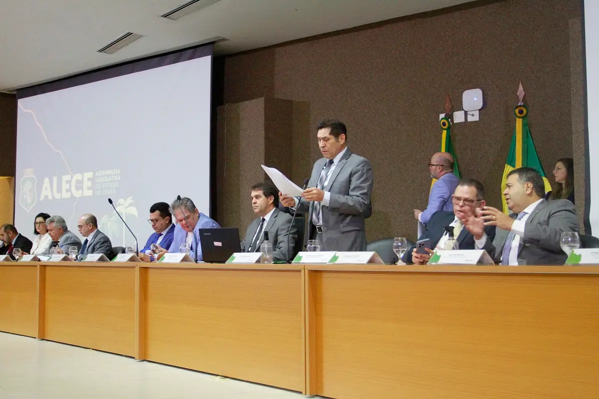 Imagem da notícia: Deputados da Alece terão apenas 1 sessão por semana durante a campanha eleitoral 
