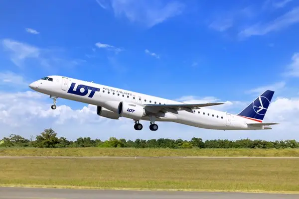Imagem da notícia: Polonesa recebe primeiro de 3 jatos E 195-E2 da Embraer