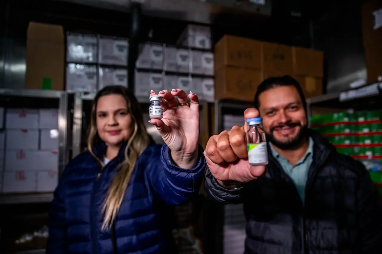 Imagem da notícia: 'Rede de Frio': confira os bastidores do armazenamento de vacinas e da distribuição para todo o CE
