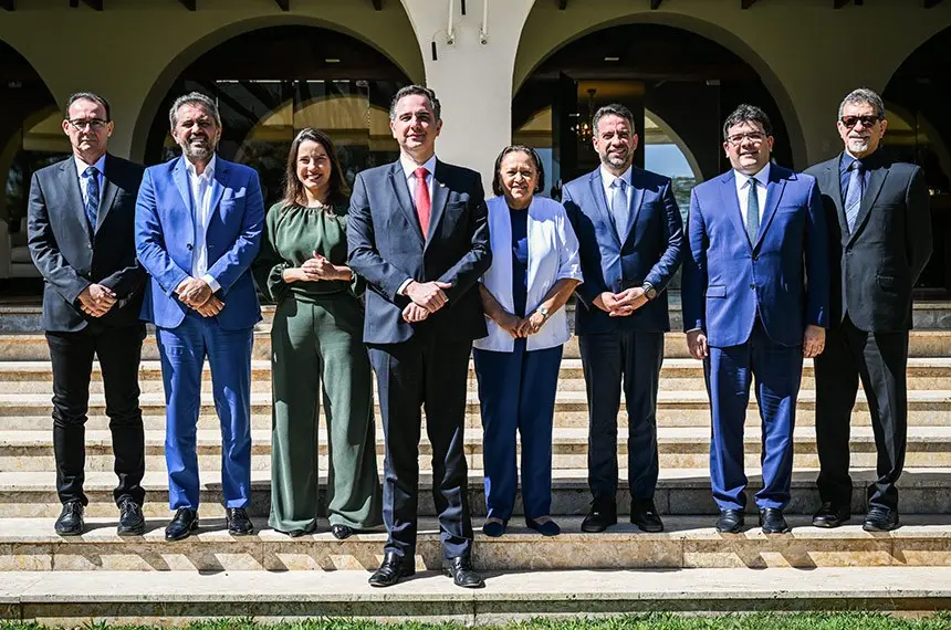 Imagem da notícia: Dívida dos estados: Elmano defende 2% para fundo de equalização e repasse nos moldes do FPE