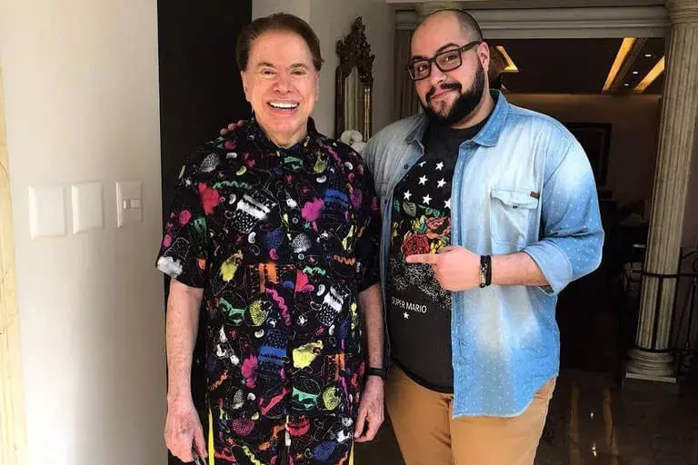 Imagem da notícia: Tiago Abravanel atualiza estado de saúde de Silvio Santos, internado no Albert Einstein