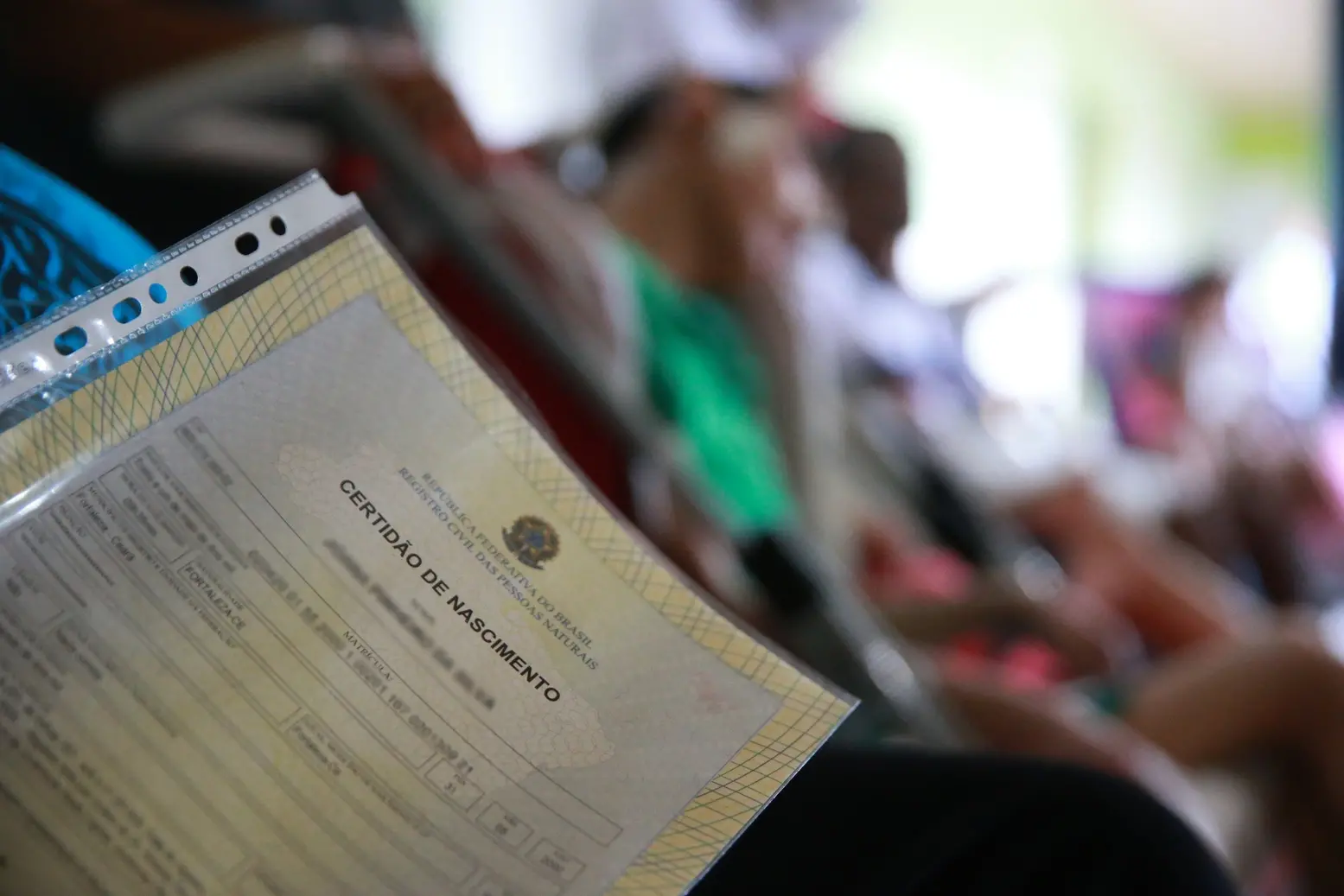 Imagem da notícia: Ceará tem 60 mil crianças sem pai na certidão e impactos podem durar por toda a vida