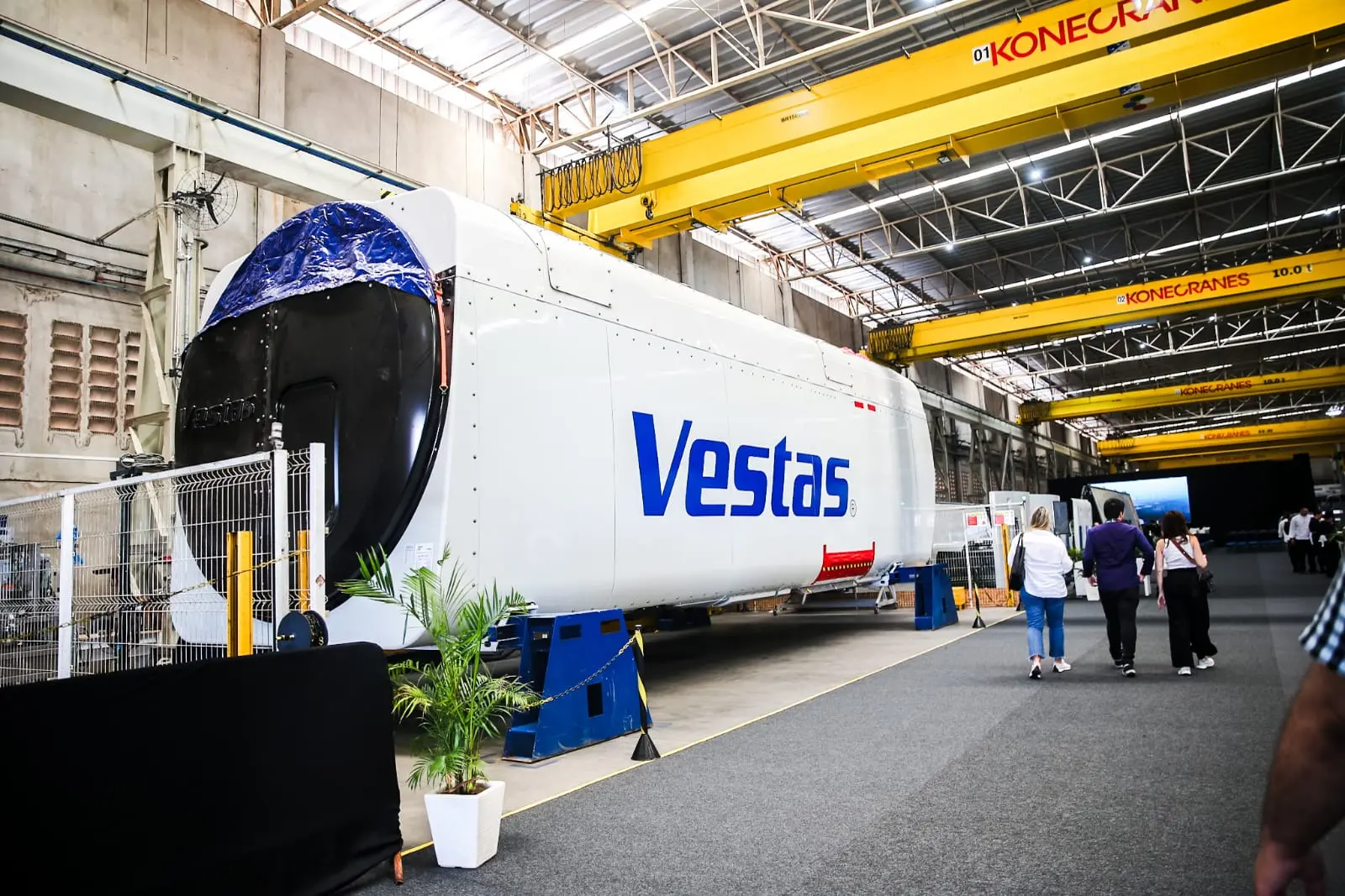 Imagem da notícia: Dinamarquesa Vestas anuncia investimento milionário e acordo para impulsionar indústria eólica no CE