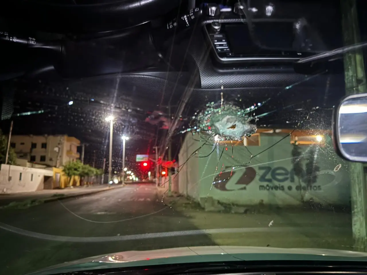 Imagem da notícia: Homem é preso após atirar contra PM de folga durante discussão de trânsito em Iguatu, no CE