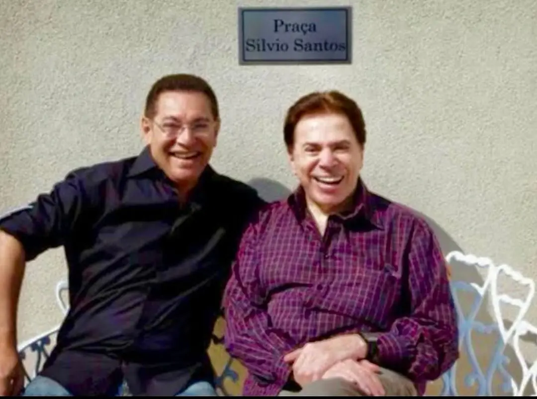 Imagem da notícia: Jassa, cabeleireiro de Silvio Santos por 40 anos, se despede com homenagem em salão