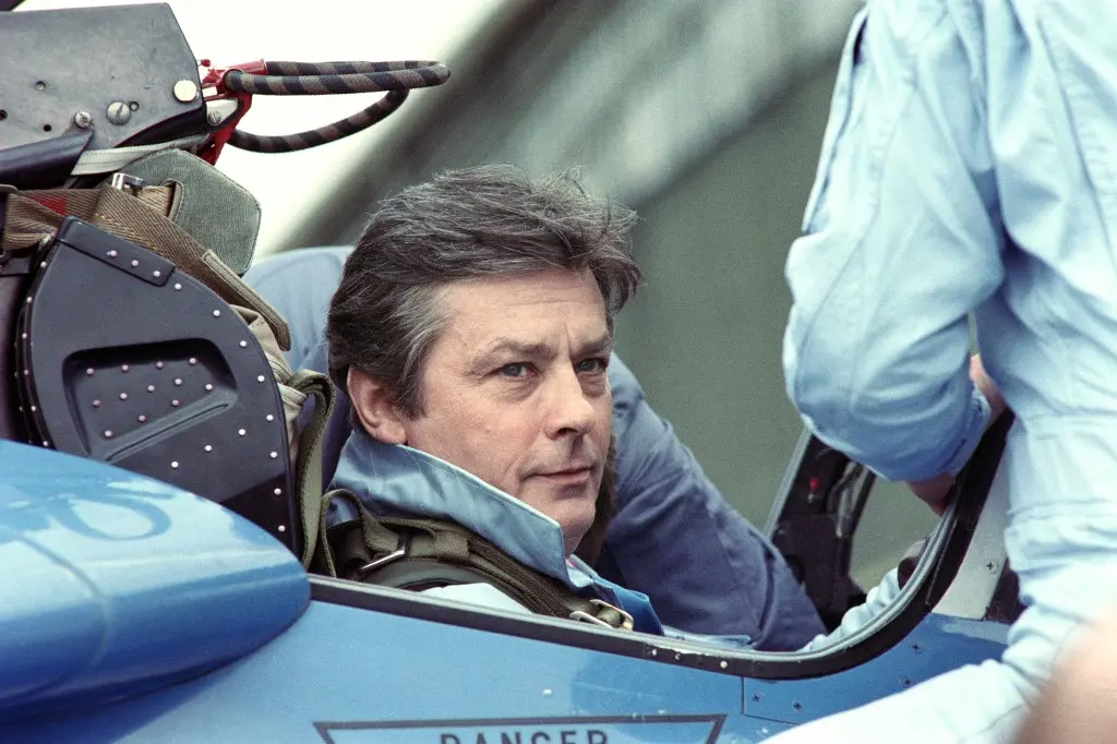 Imagem da notícia: Morre astro francês Alain Delon aos 88 anos