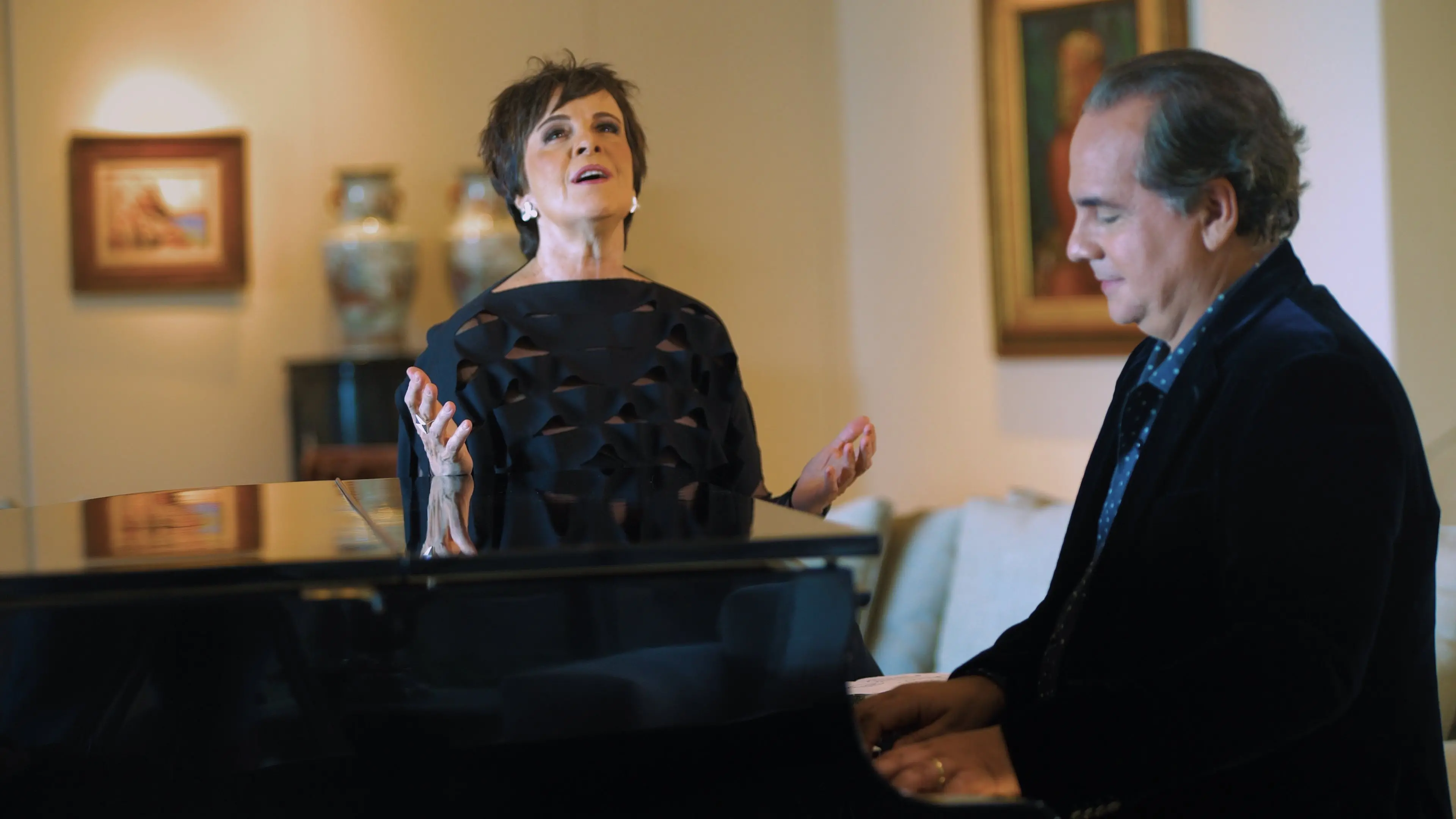 Imagem da notícia: Leila Pinheiro e Ricardo Bacelar lançam versão acústica e inédita de 'Lugar Comum', de João Donato