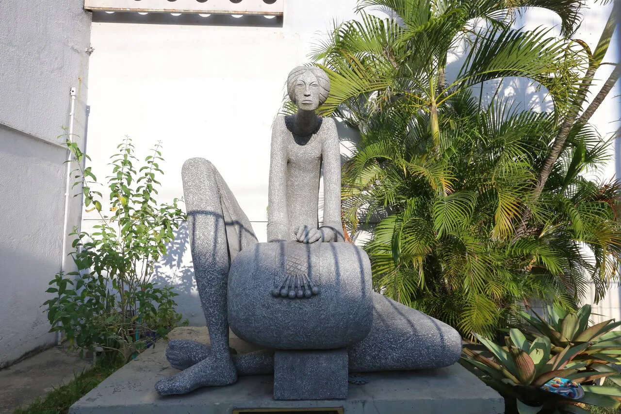 Além das personalidades históricas, o levantamento da Secultfor também inclui personagens de ficção literária, símbolos de grupos e homenagens a santos e santas da Igreja Católica