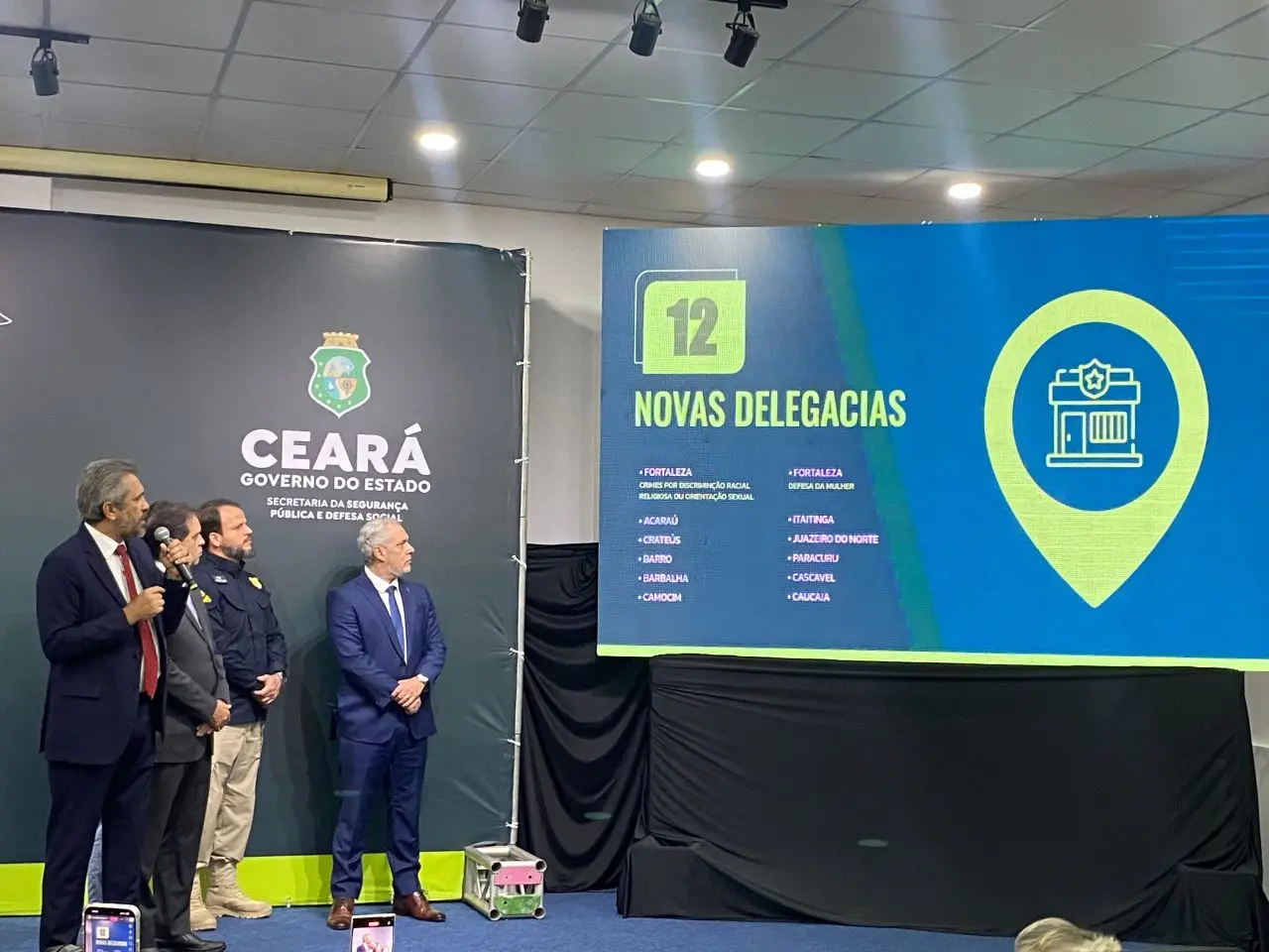 Imagem da notícia: Governo anuncia concursos com 2,6 mil vagas para Segurança e nova unidade prisional no Ceará