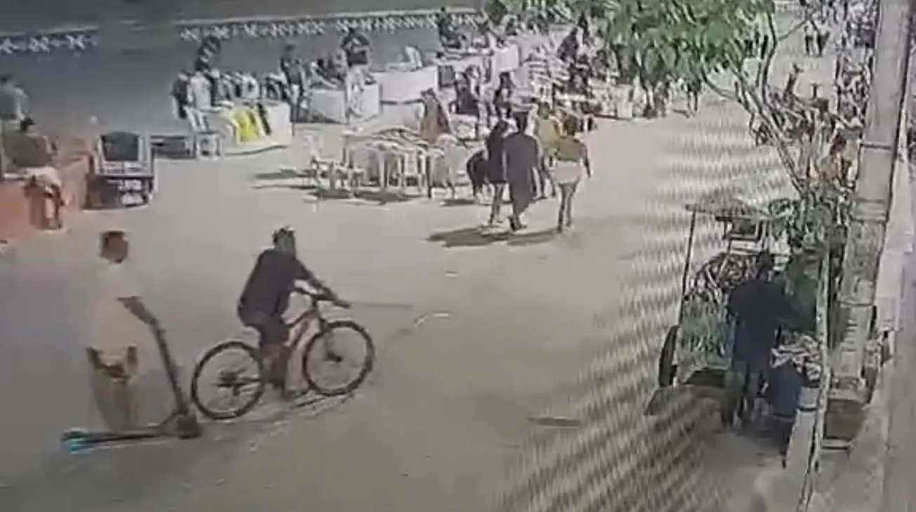 Imagem da notícia: Morte de traficante teria motivado fechamento de comércio na Praia de Iracema; suspeito ameaçou PMs