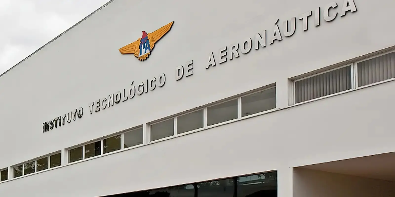 Imagem da notícia: ITA oferece 10 cursos online de tecnologia e programação com acesso gratuito; veja como se inscrever