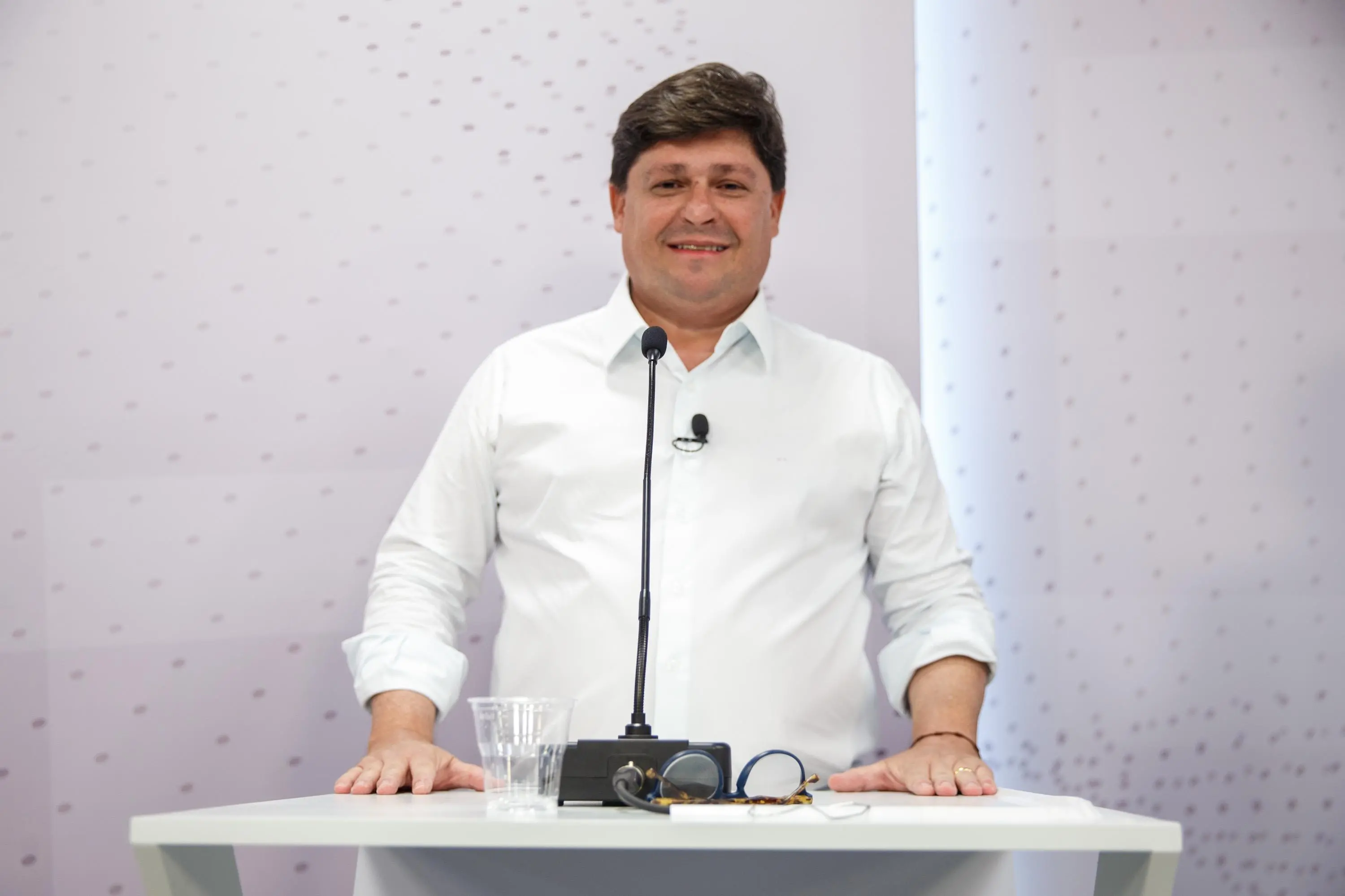 Imagem da notícia: George Lima quer 'unir forças' na Saúde e propõe criação de aluguel social em Debate PontoPoder