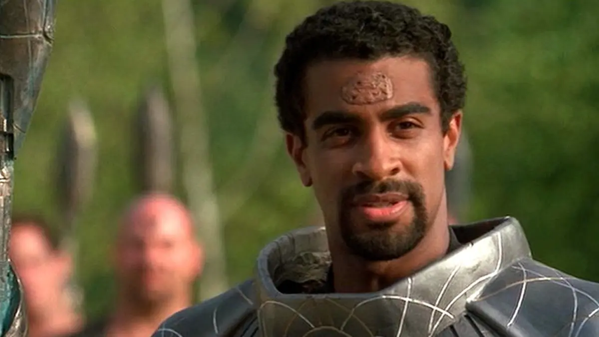 Imagem da notícia: Ator Obi Ndefo, de Star Trek, morre aos 51 anos