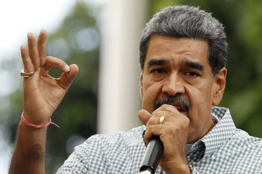 Imagem da notícia: Maduro antecipa natal para 1º de outubro na Venezuela: 'Homenagem ao povo'