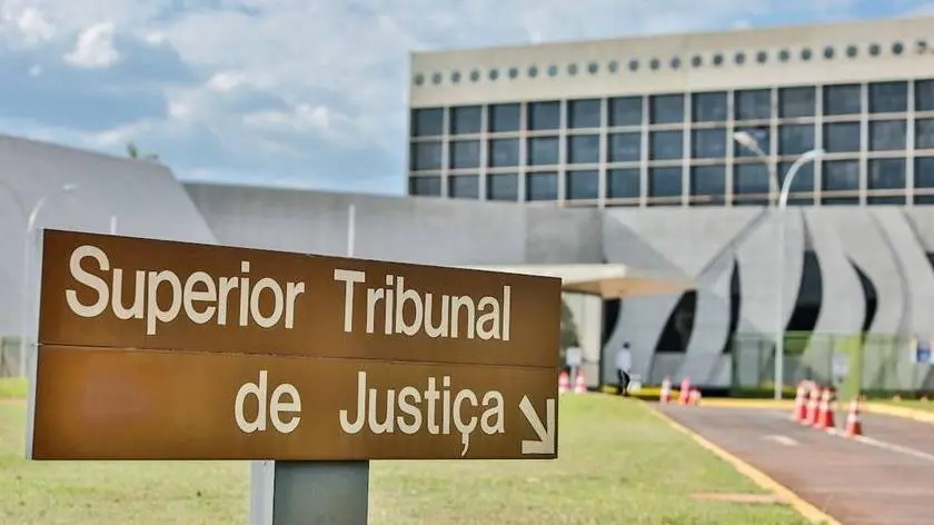 Imagem da notícia STJ descarta estupro em relação de homem de 20 anos e menina de 13; entenda