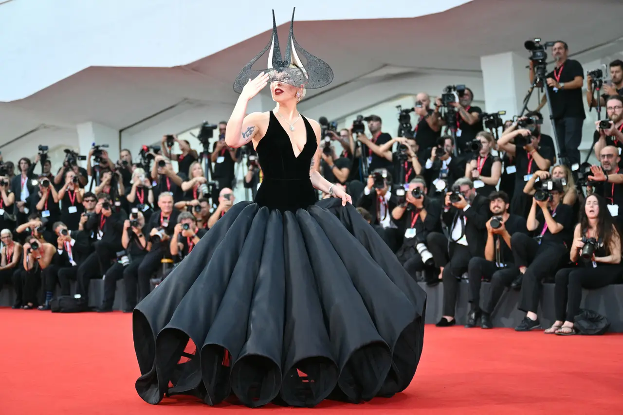 Imagem da notícia: Festival de Veneza 2024: veja os looks dos famosos no tapete vermelho