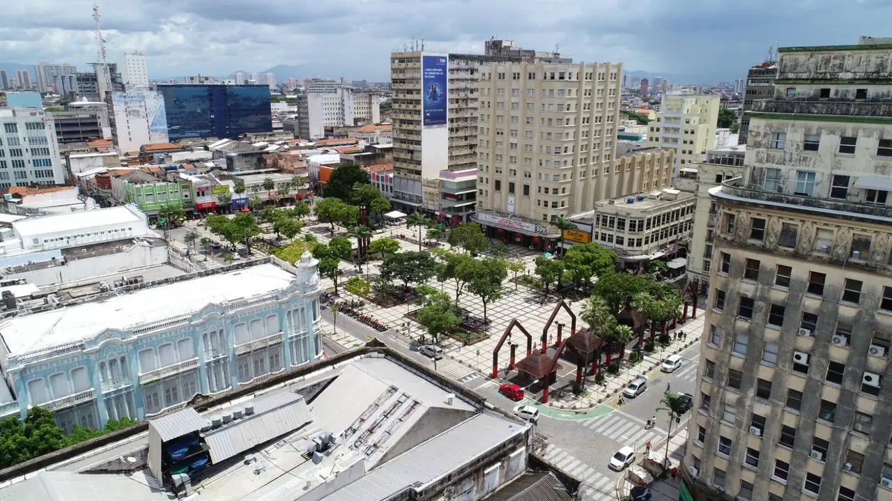 Vista aérea da Praça do Ferreira e seu entorno em Fortaleza