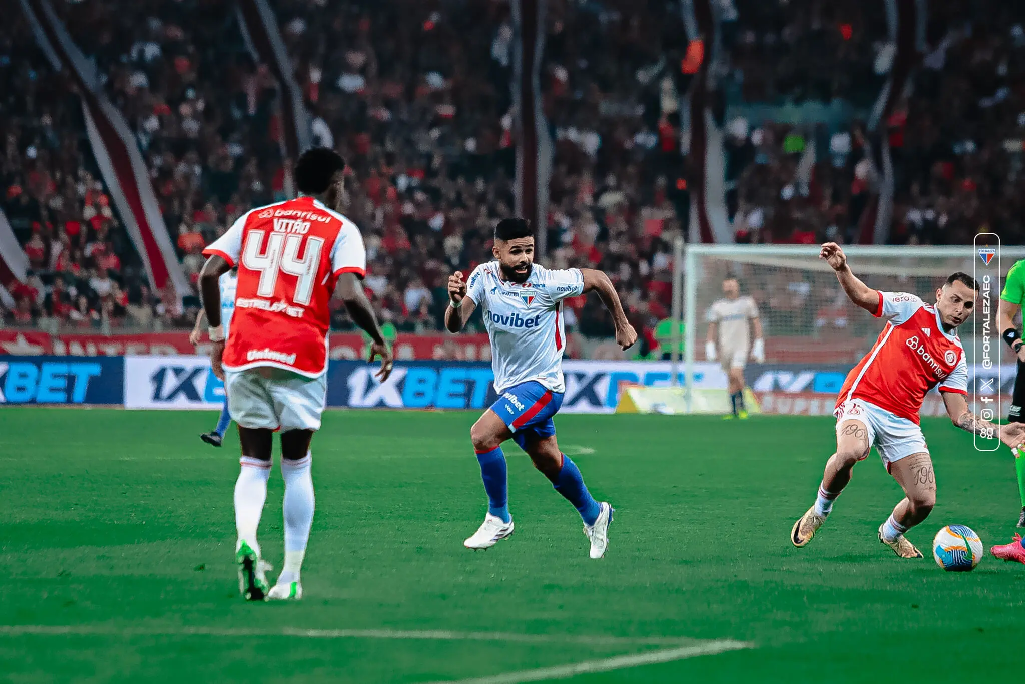 Felipe Jonatan em jogo do Fortaleza contra o Inter