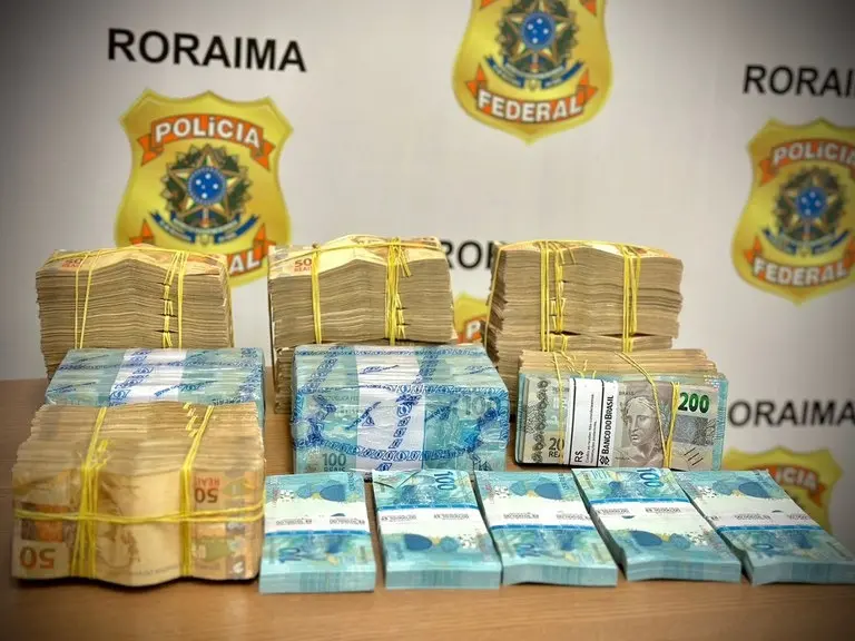 Imagem da notícia: Justiça libera marido de deputada flagrado com dinheiro escondido na cueca 