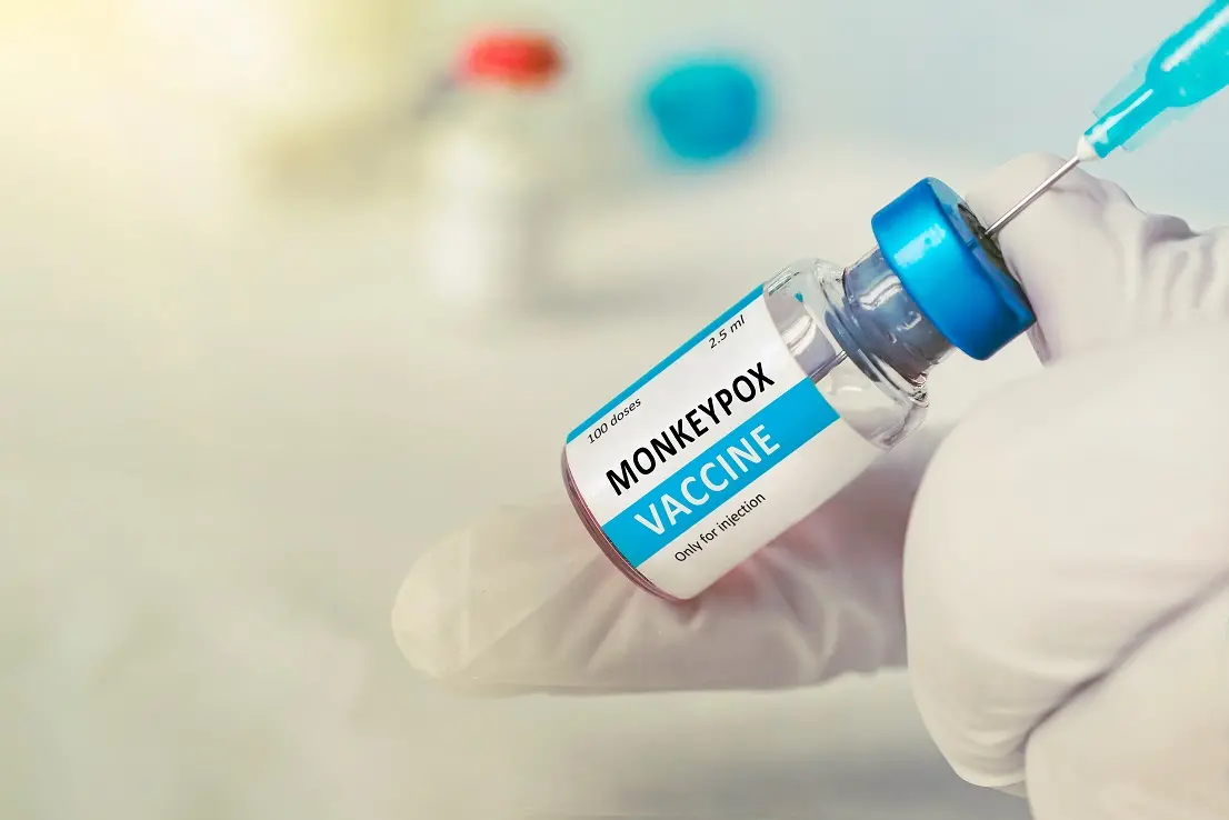 Imagem da notícia: Organização Mundial da Saúde pré-qualifica primeira vacina contra mpox