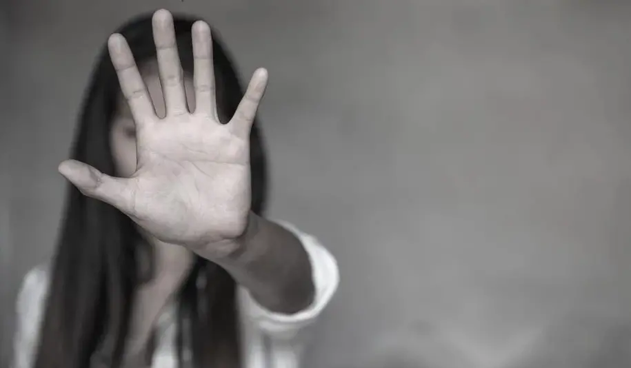 Imagem da notícia: Números de denúncias de assédio e importunação sexual caem no Ceará; subnotificação preocupa