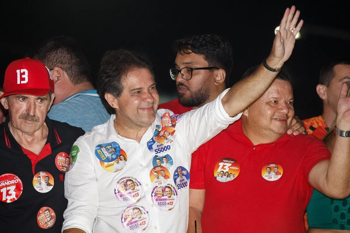 Imagem da notícia: Evandro Leitão quer fortalecer propostas e parcerias políticas nos próximos dias de campanha