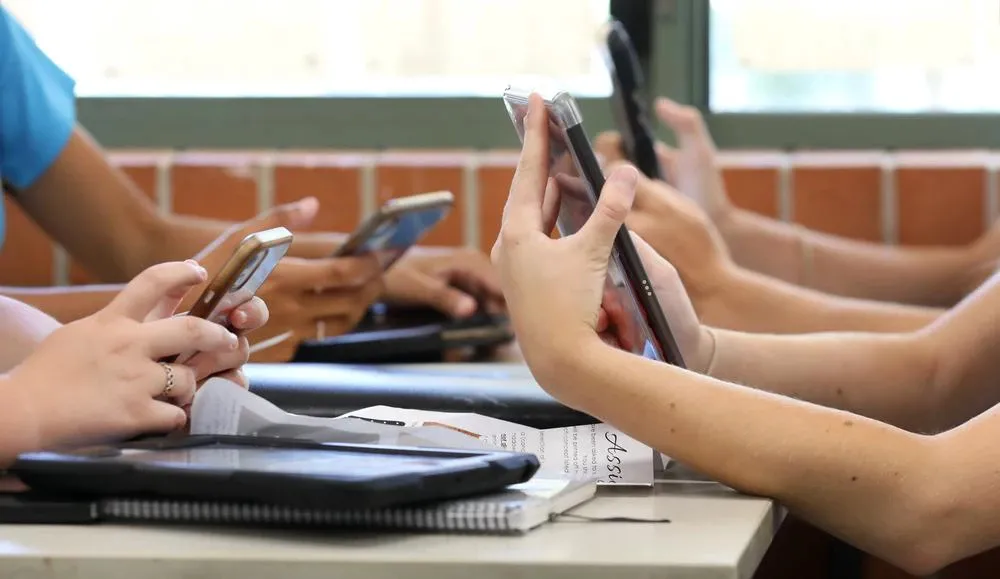 Apps e sites de jogos de azar e de apostas não regulam uso por crianças e adolescentes
