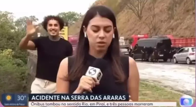 Imagem da notícia: MC Livinho pede desculpas após dançar em reportagem sobre acidente que deixou três mortos