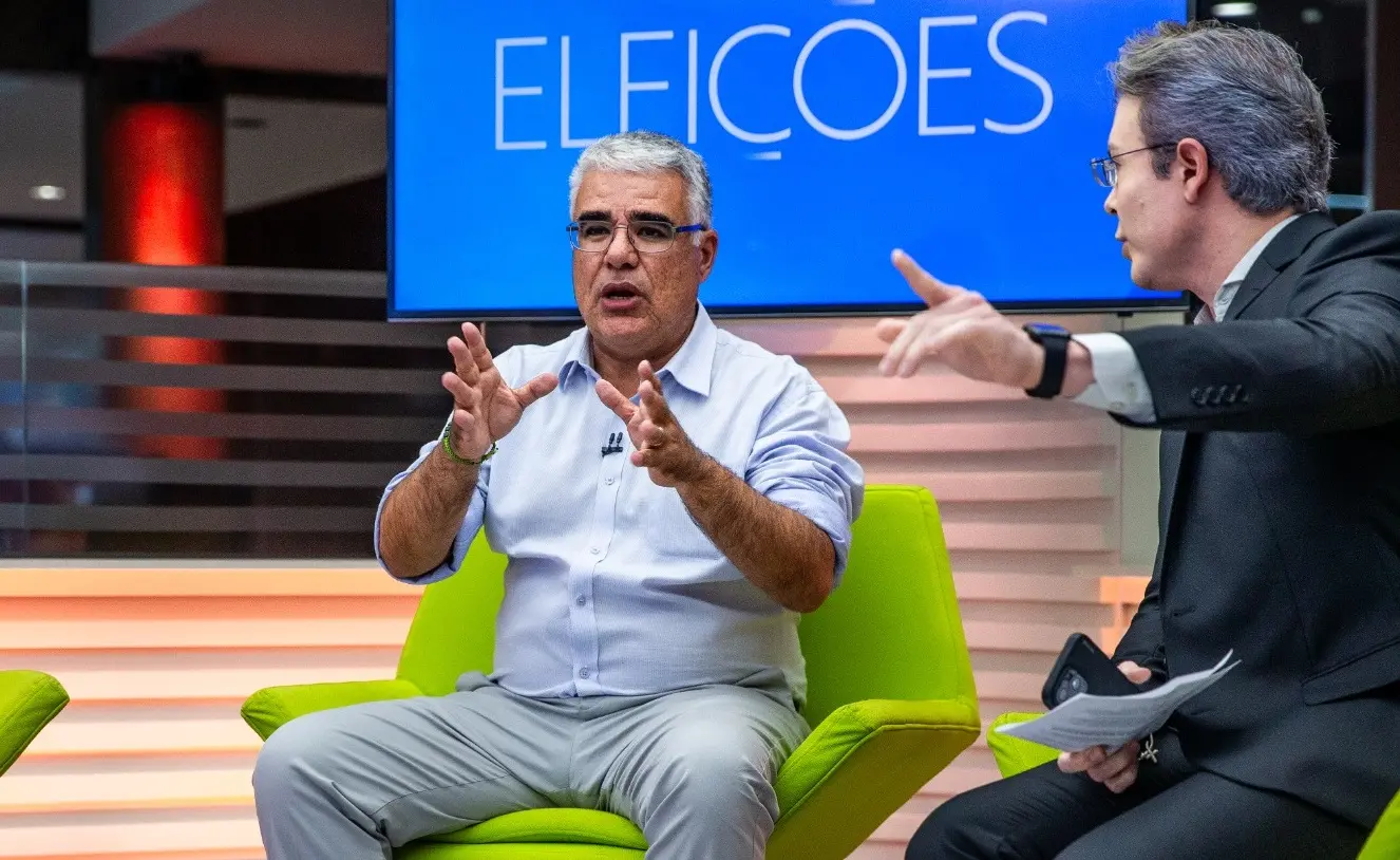 Imagem da notícia: Eduardo Girão defende faixa exclusiva para motos e criação de bolsões de estacionamento 