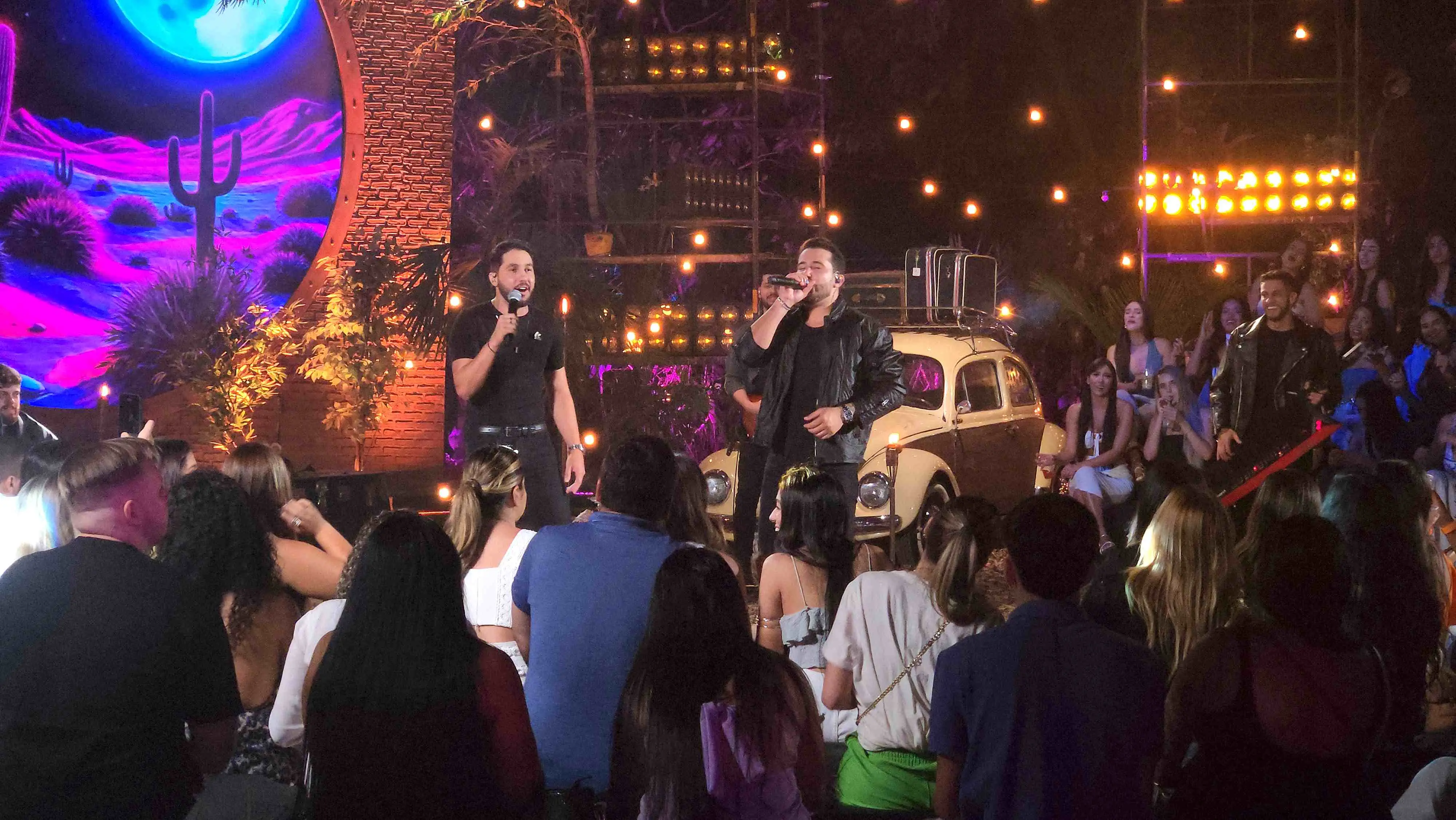 Dupla gravou produção audiovisual em uma chácara