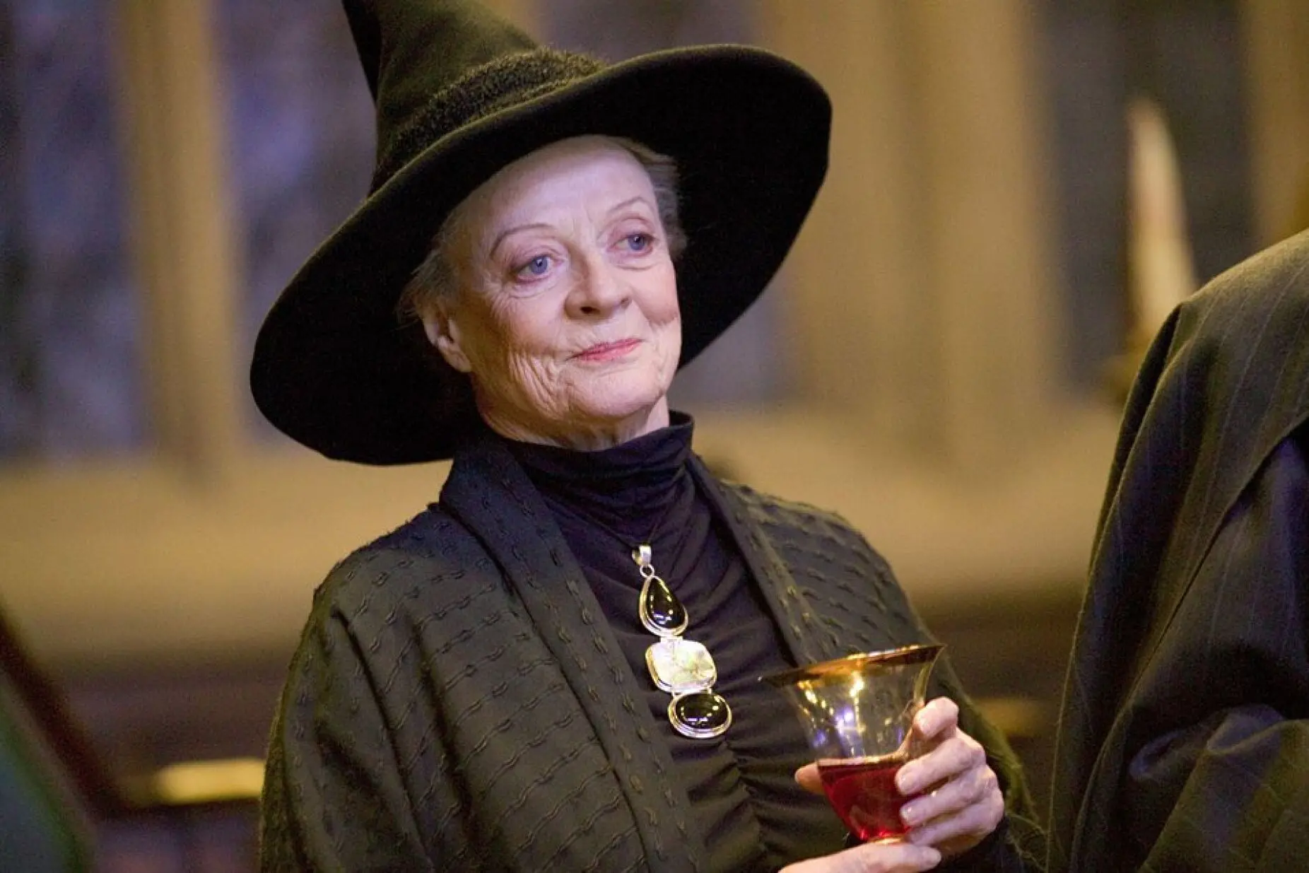 Imagem da notícia: Maggie Smith, atriz de Harry Potter, morre aos 89 anos